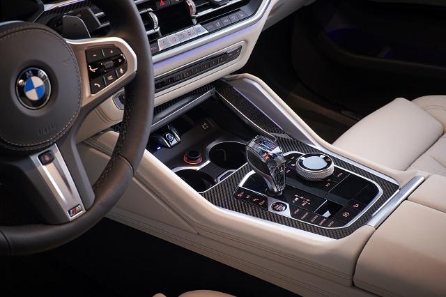 水晶排檔頭為新生代 BMW 家族象徵特色之一。