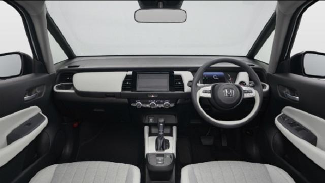 此為新一代 Honda Fit 內裝。