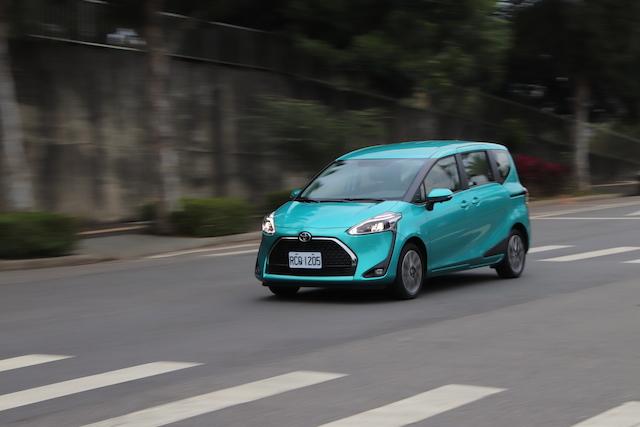 輕快的起步，是 Toyota 車款一慣的風格。