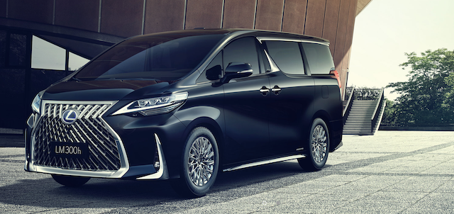 Lexus LM 預計今年底的世界新車大展會正式發表。