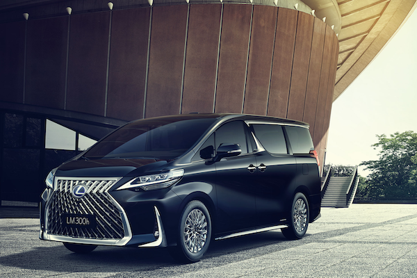 預計 12 月底發表的豪華 MPV，Lexus LM 完整配備一次看！