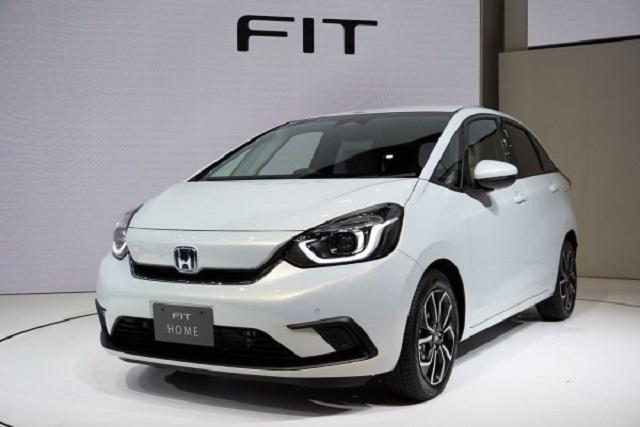 Honda 推出 e:HEV 新世代油電系統，以 1.5 升 NA 引擎搭配雙電動馬達，就用在大改款第四代 Fit 身上。