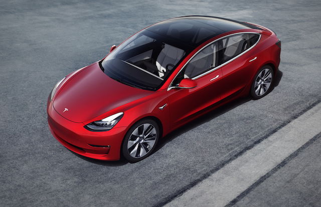Tesla Model 3 在 12 月爆大量。