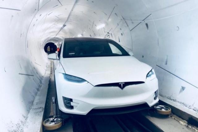 Elon Musk 無聊公司正式打通第一條隧道，15 分鐘車程縮短到 1 分鐘！