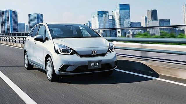 宿敵 honda Fit 大改款也上市沒多久，短兵相接在所難免。