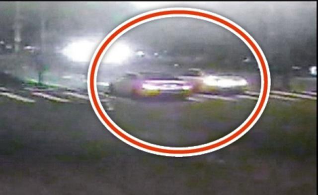 2男把西濱公路當賽車場，警方依路口監視器畫面換算，車速高達104公里。 （記者彭健禮翻攝）