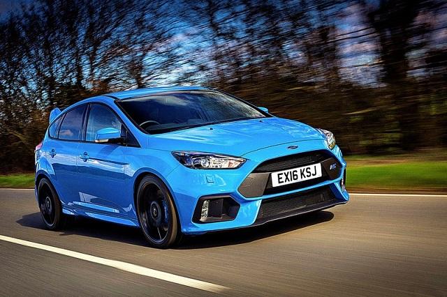 為了讓 4 代 Focus RS 提高至 400hp 馬力，但又不得不向排放政策低頭。〈此為第 3 代 Focus RS。〉