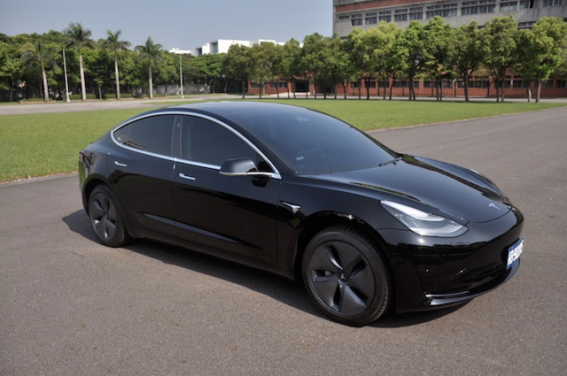 憲兵指揮部成為國軍第一個接收 Model 3 的單位。(圖片來源:憲指部)