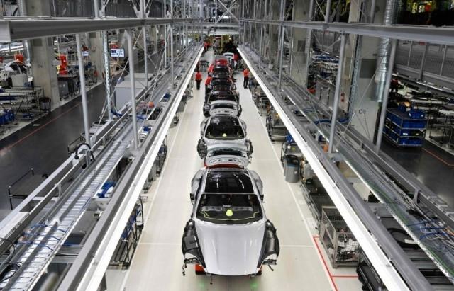 南韓汽車製造商協會(KAMA)今日發佈報告指出,截至 5 月中旬,在全球 13 個主要汽車生產國中,超過 8 成的汽車工廠已恢復有限營運。(法新社)