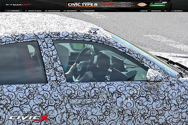 中控布局與 10 代 Honda Accord、Insight 雷同。