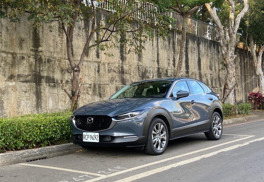 自用汽機車在 7 月時，需繳納燃料使用費。