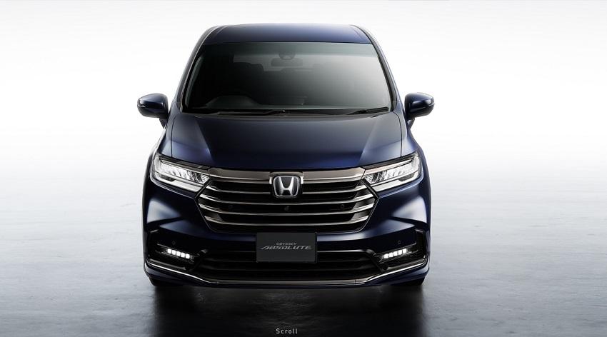 目前官網僅釋出車頭、內裝照，前方換上與 HR-V 相仿的保桿造型。