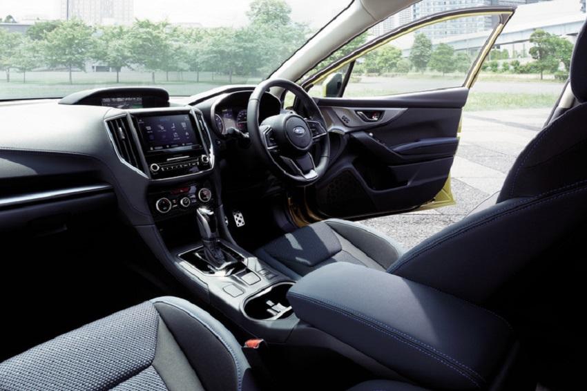車內主要配備維持不變，因應小改款，e-Boxer 油電款增加 e-Active Shift Control。