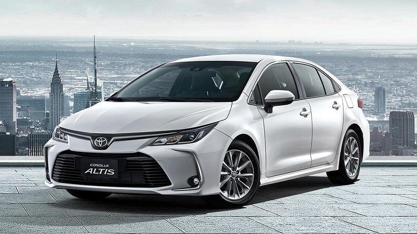 Altis 汽油動力鎖定 70 萬價格帶、油電款則落在 80～90 萬元區間。