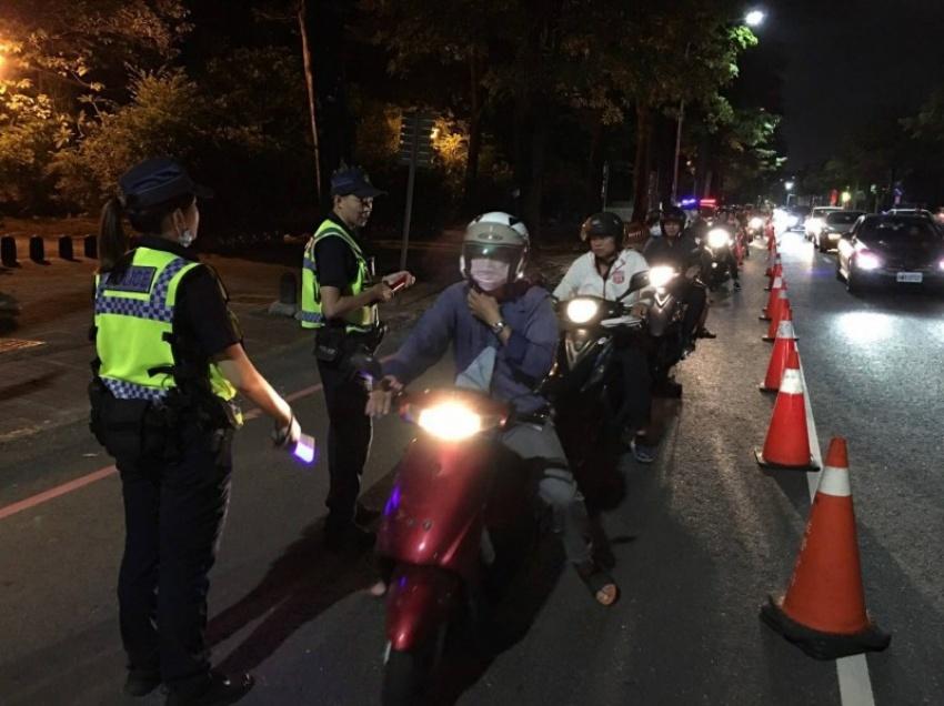 入冬進入酒駕旺季威脅交安，高市警連3天取締查獲119件酒駕。（記者黃良傑翻攝）