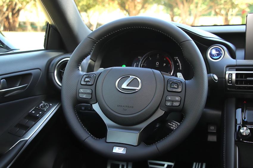 渦輪再見！Lexus IS 油電動力改款，台灣售價公佈
