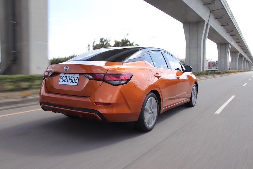 在台灣速限環境下，ALL NEW SENTRA 可以稱職地提供高度穩定的行駛表現。