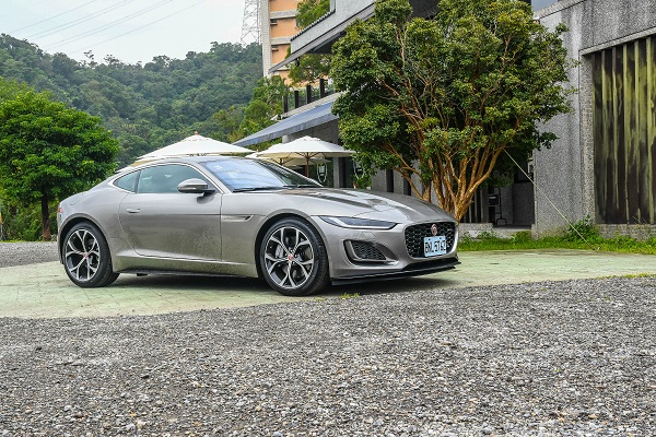 V8 聲浪＋後驅，小改款 Jaguar F-type 台灣正式發表！