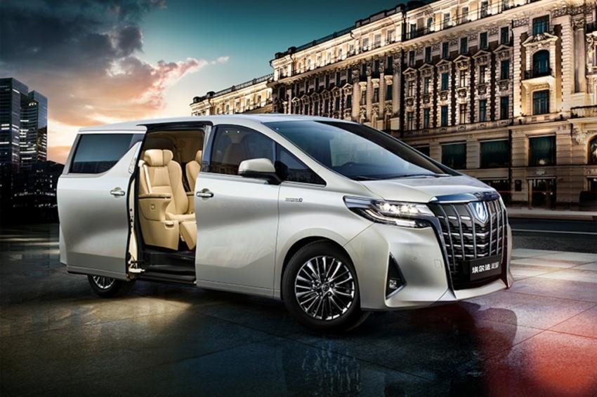 產品週期快來到 6 年的 Toyota Alphard，日本有消息指出即將改朝換代。〈此為 Alphard 現行款。〉