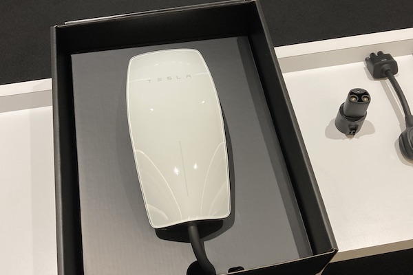 充電 1 小時可跑 60 公里！Tesla 第三代壁掛充電座台灣亮相