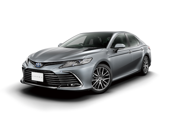 Toyota Camry 小改款台灣配備曝光，新增 2.0 升入門動力！