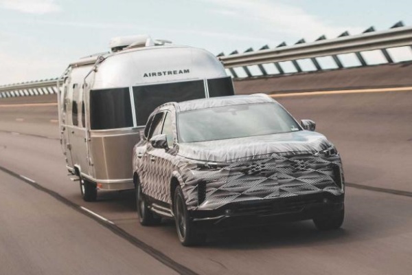 Infiniti 大改款 QX60 全新預告出爐，拖著露營車都相當輕鬆！