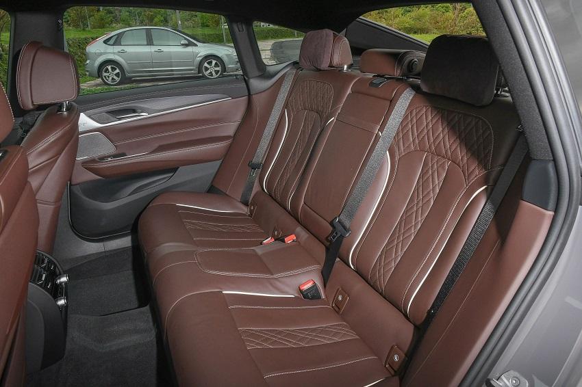 6 Series Gran Turismo 擁有出色的後座空間，且椅背支援電動調整，讓乘客更加舒適。