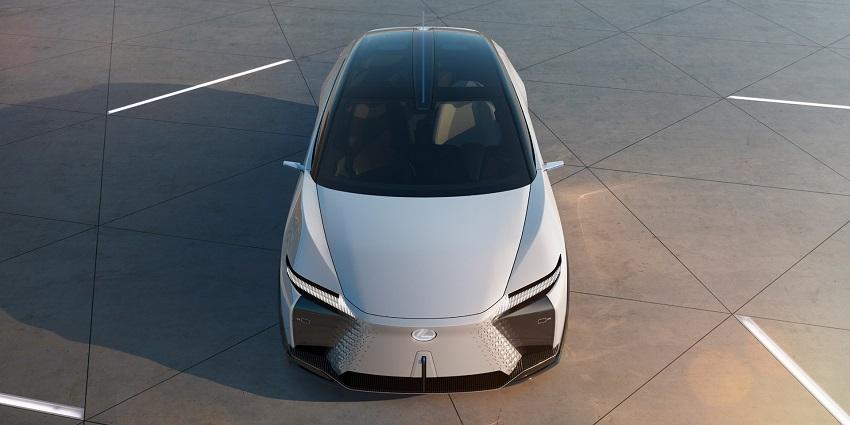 Lexus 高層向外界強調，會有款代表作電氣化跑車預計亮相。