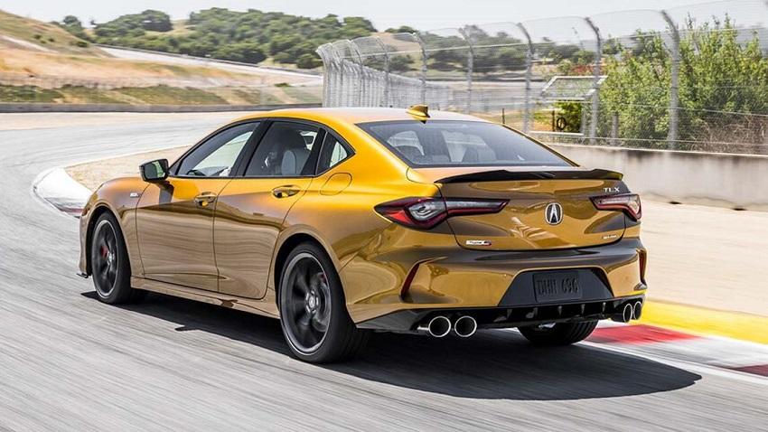 TLX Type S 搭載多項專屬空力套件，且侵略感十足。