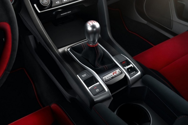 主動安全+電動車成最後一根稻草！手排消失速度超乎預期