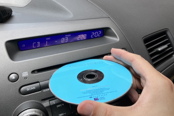 歷史的眼淚！又一車廠取消 CD 音響 台灣這幾款車仍有標配