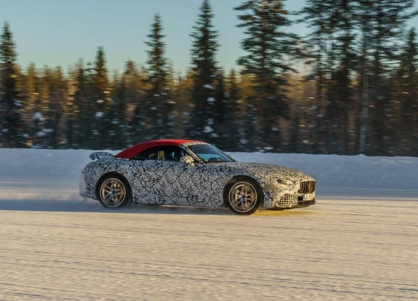 全新 AMG SL 預計今年底就會發表，有望搭載 4 缸、6 缸與 8 缸引擎。