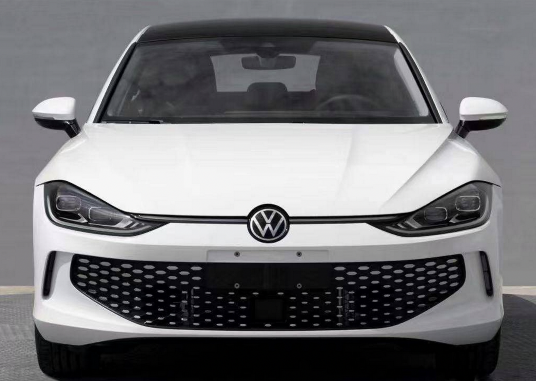 Lamando 的車頭讓外媒嚇呆，紛紛以「不詳的微笑」、「看起來險惡」、「長得不好看」來形容。