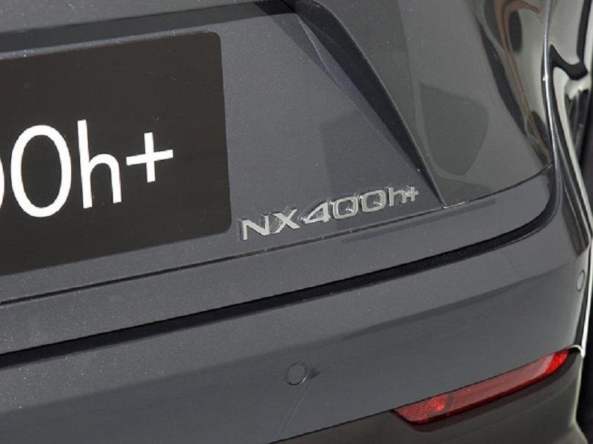 最新曝光的 NX400h＋，論起價格定位，有望比 NX450h＋來得更親民。