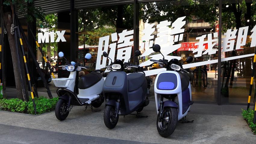 從左至右分別為 VIVA、VIVA MIX、VIVA XL。