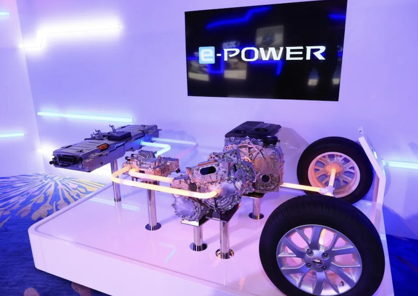 e-Power 技術是以引擎來替電動馬達發電，因此主要是電動馬達來驅動車輛。與一般油電車驅動主體是燃油引擎的原理不同。