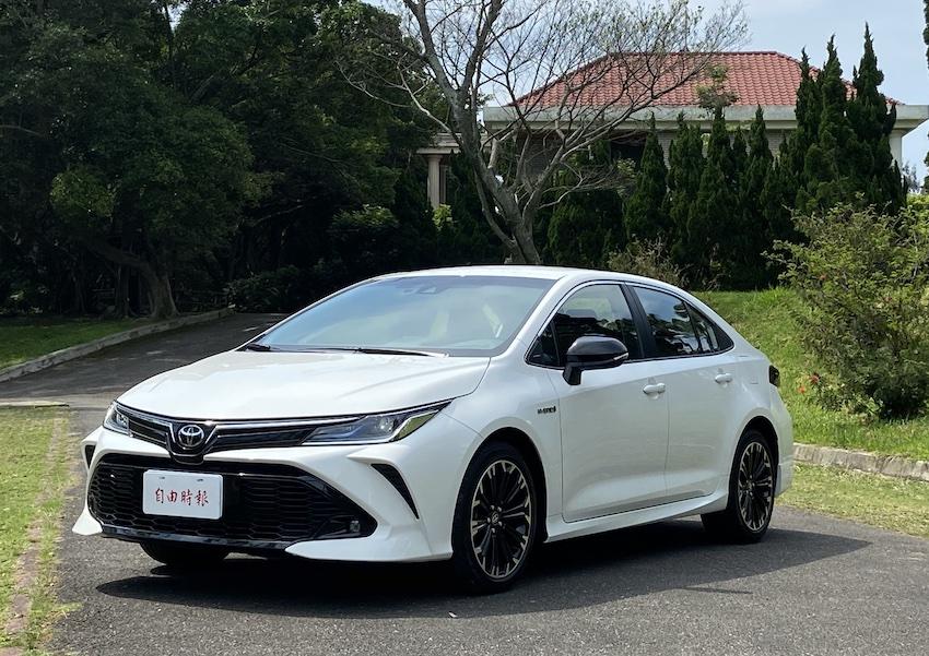 去年 5 月，Toyota 就替 Altis 推出 GR Sport，以運動化外觀及強化的懸吊等為主要賣點。