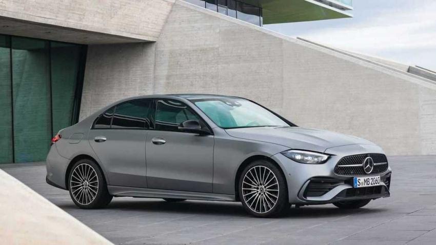 新一代 C-Class 有望 9 月中旬在台灣上市，預計 8 月底公布預售價格。