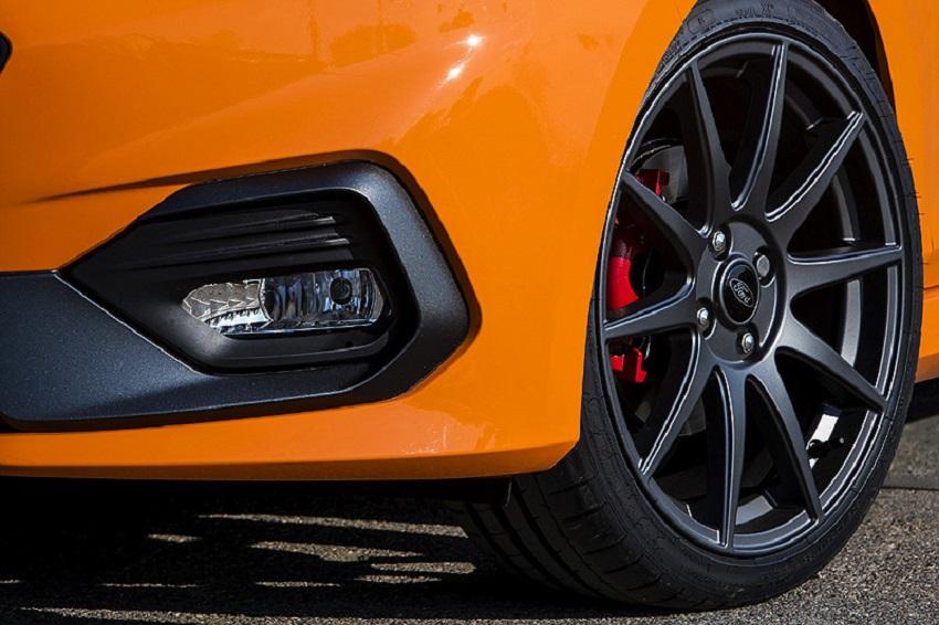 Focus 此次換上的新鋁圈，曾出現在國外 Fiesta ST，由 Ford Performance 操刀設計。〈此為 Fiesta ST。〉