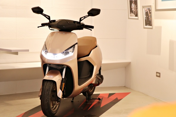 光陽目標年底 1,000 座換電站！尊榮換電民調結果出爐