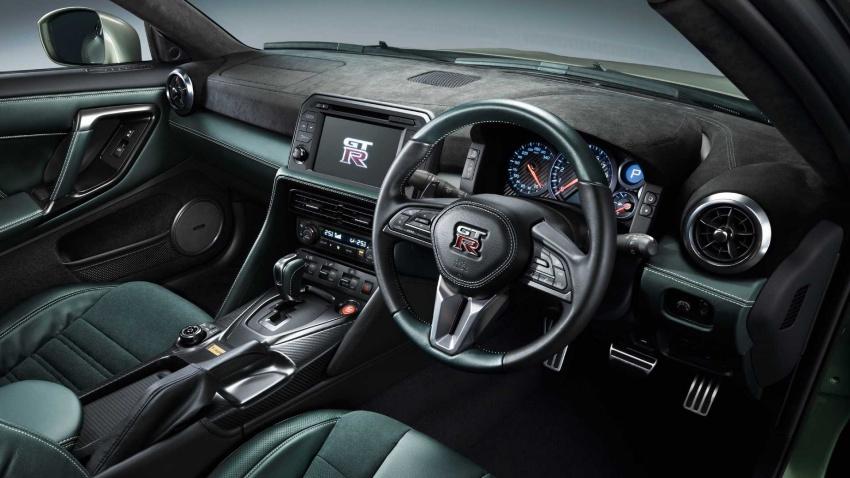 限量版 GTR T-Spec 內裝採用大量高檔材質鋪陳。
