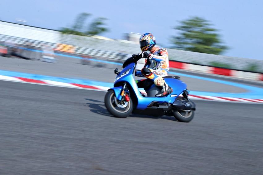 多位車手都指出，S7R 過彎時不會覺得車身晃動、車架不穩的情況。