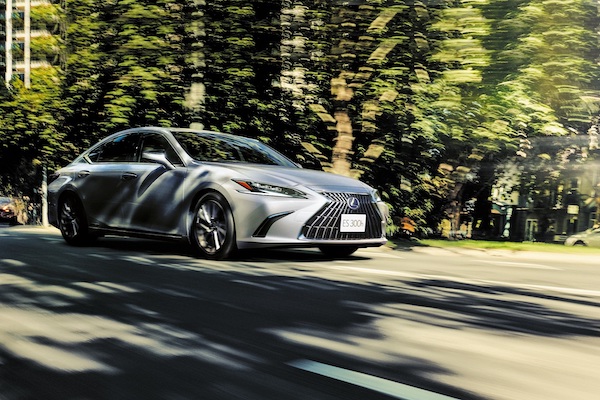 Lexus ES 小改款台灣發表！內裝質感比照自家旗艦房車