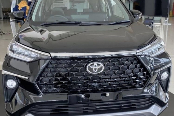 預計 11 月上市 Toyota 最新 MPV 提前曝光！實車照不遮了