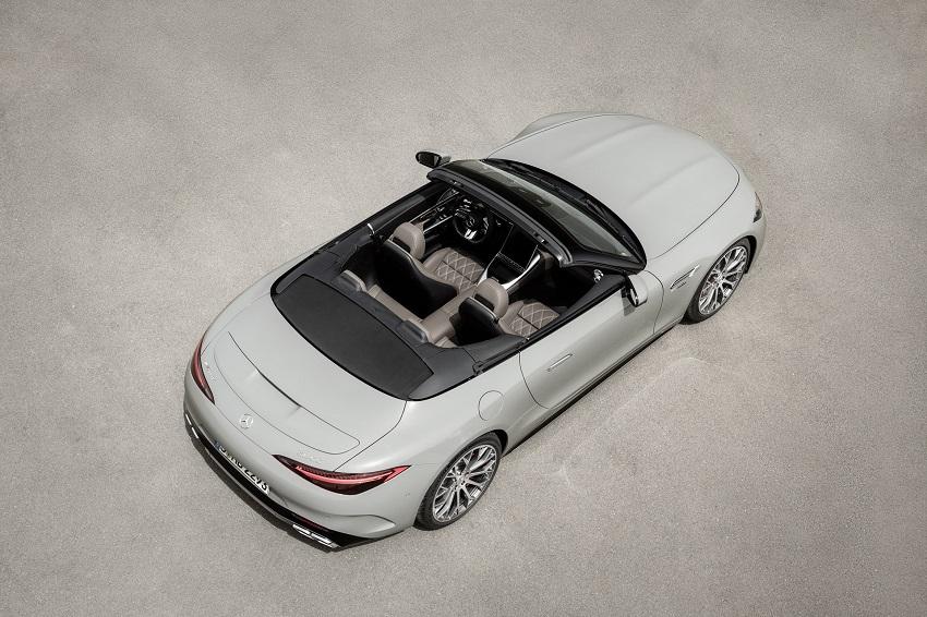 新一代 AMG SL 有多處致敬前幾代經典，動力採用 V8 雙渦輪引擎。