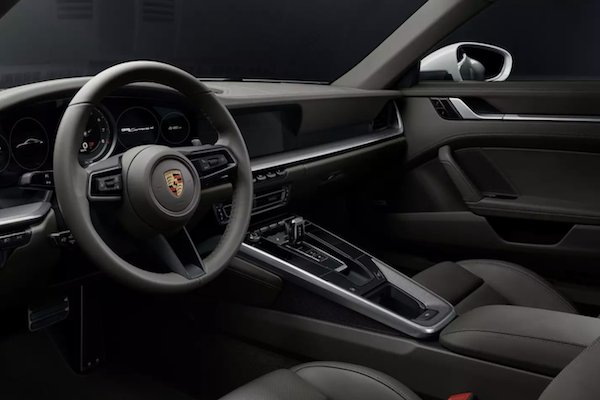 少了晶片就無法使用的 15 種車用配備！連收音機也在名單中