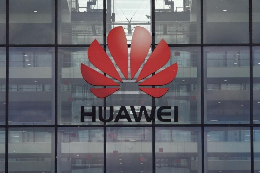 德國智庫「新責任基金會」（SNV）最新研究報告顯示，全球晶片供應短缺危機除了疫情大流行因素之外，華為等多家中企近年來大量囤積晶片，以應對美國出口管制禁令，是另一主因。（法新社）