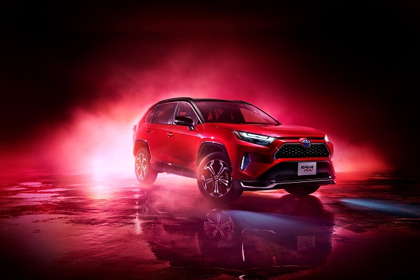 外型打了美容針！日規推出新年式改款 Toyota RAV4