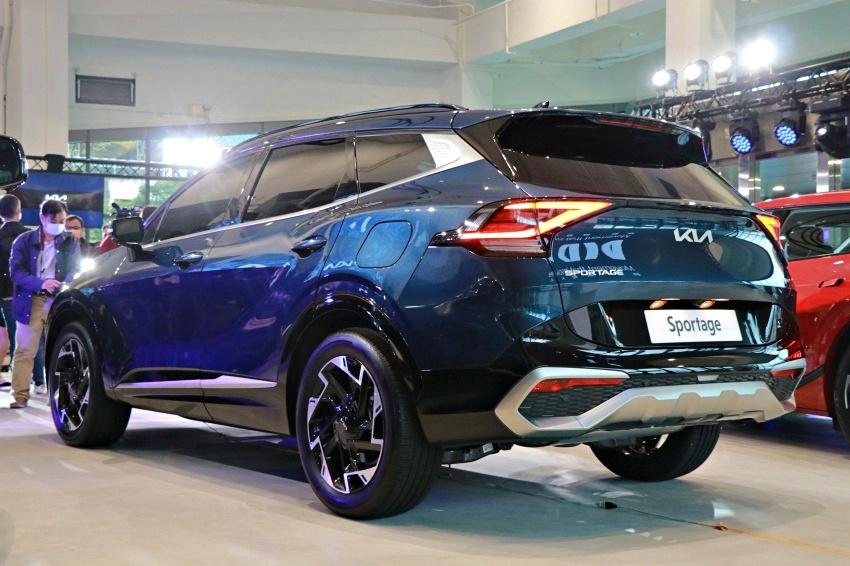 新一代 Sportage 車尾加入貫穿式尾燈組，並透過鈑件線條，營造更具立體感的車尾層次。