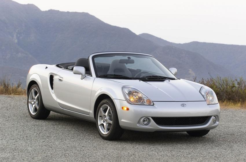 Toyota 經典跑車 MR2 於 2006 年停產，不過日媒透露，Toyota 將與 Suzuki 聯手開發新中置引擎跑車。